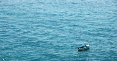 Florida Man On Meth Steals Boat Then Stalls Out In Middle Of Lake